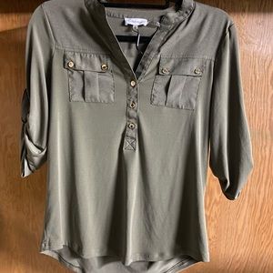 Woman’s Calvin Klein top army green size xs